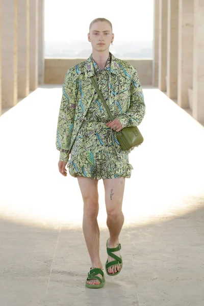 Look 1